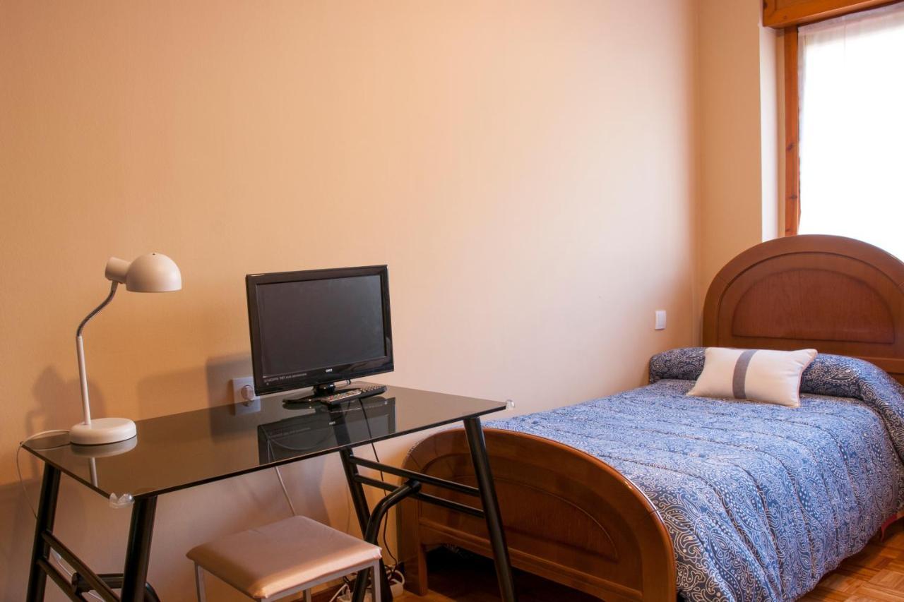 Ferienwohnung Apartamento Araceli Proximo A Clinica Oftalmologica Fdez Vega Oviédo Exterior foto